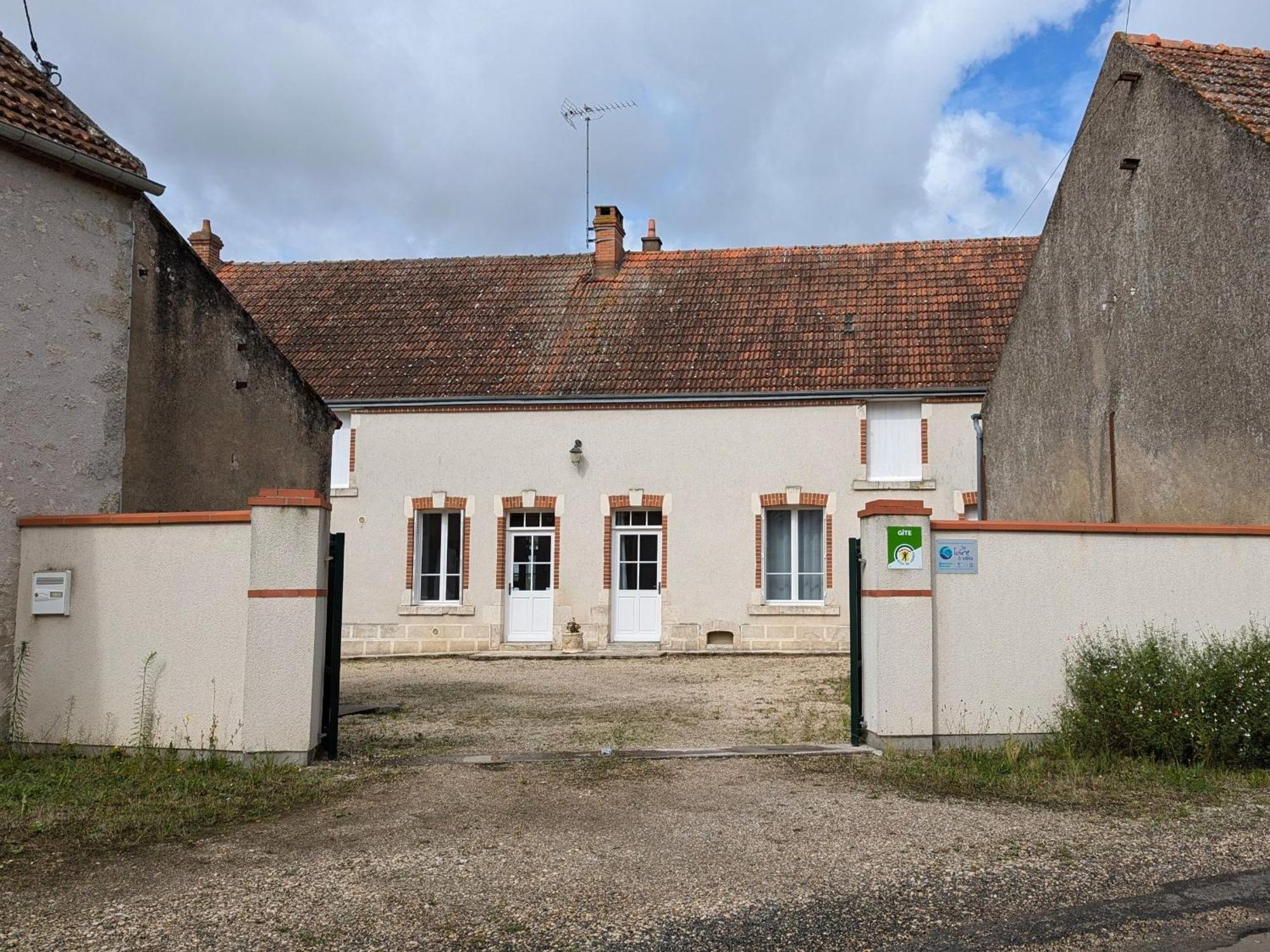 Gite Champetre A Mareau-Aux-Pres: Terrasse, Jardin, Et Confort Pour 6 Personnes - Fr-1-590-140 Экстерьер фото
